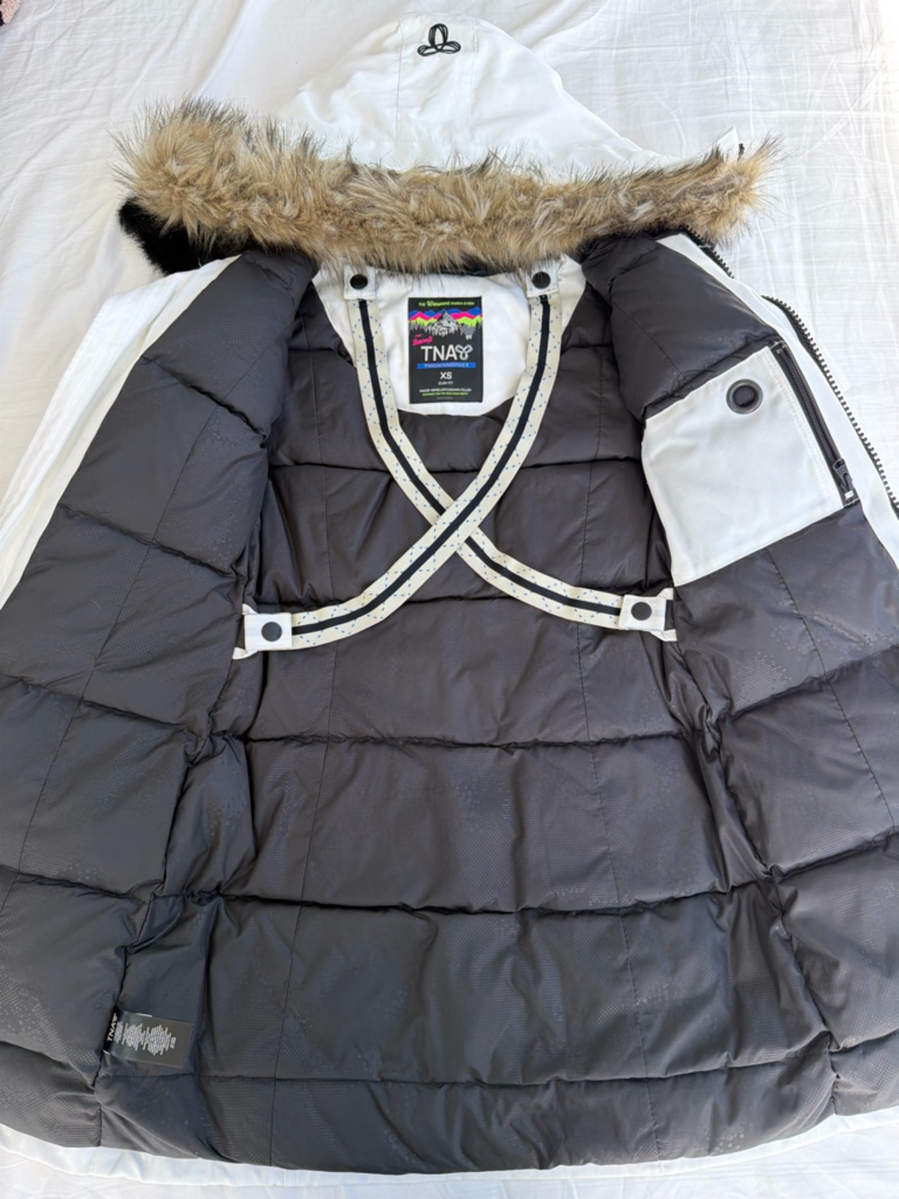 Aritzia TNA Bancroft warmest goose down filled parka jacket - Picture 9 of 16